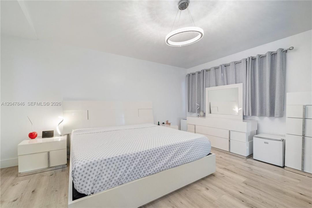 For Sale: $645,000 (3 beds, 3 baths, 1625 Square Feet)
