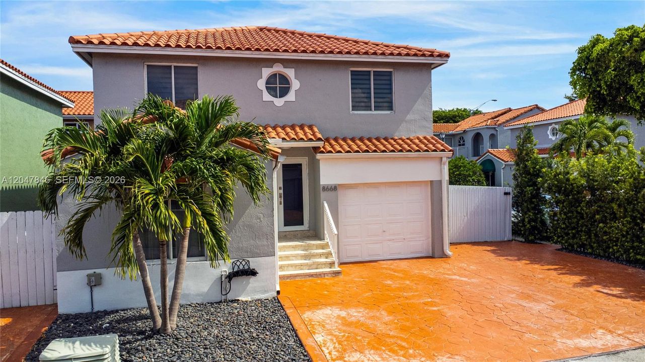 For Sale: $645,000 (3 beds, 3 baths, 1625 Square Feet)