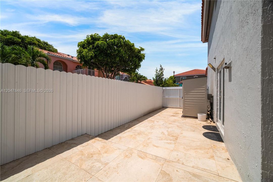 For Sale: $645,000 (3 beds, 3 baths, 1625 Square Feet)