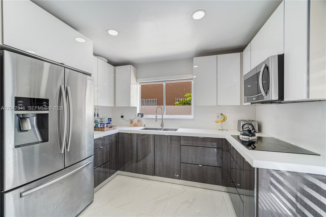 For Sale: $645,000 (3 beds, 3 baths, 1625 Square Feet)