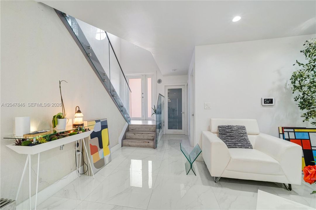 For Sale: $645,000 (3 beds, 3 baths, 1625 Square Feet)
