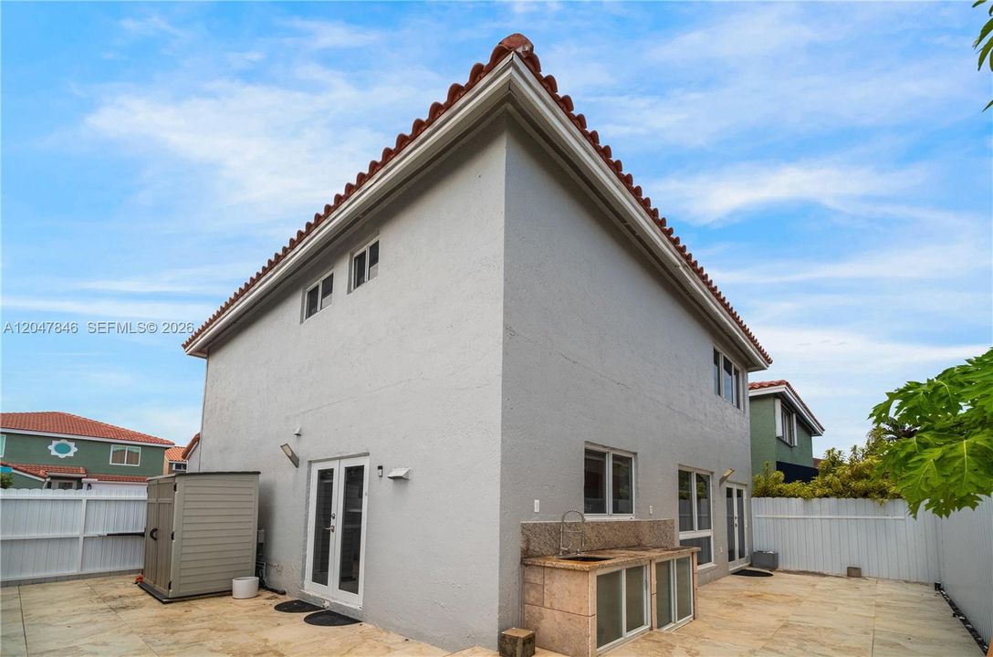For Sale: $645,000 (3 beds, 3 baths, 1625 Square Feet)