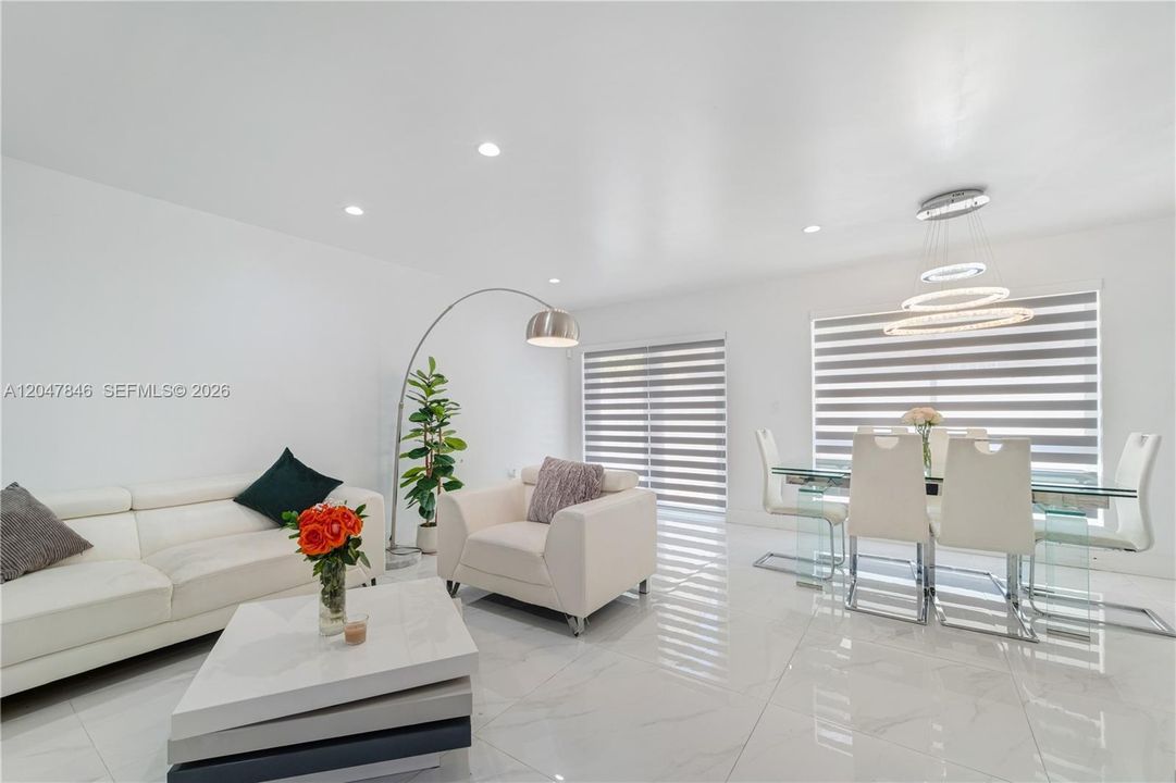 For Sale: $645,000 (3 beds, 3 baths, 1625 Square Feet)