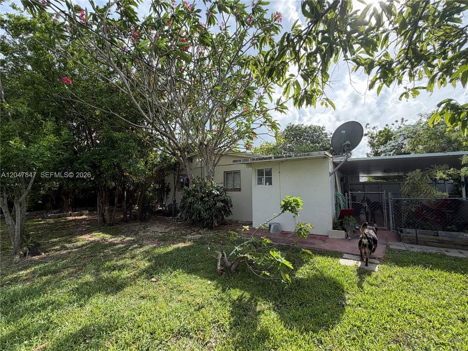 For Sale: $465,000 (3 beds, 2 baths, 1044 Square Feet)
