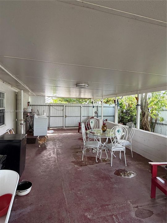 For Sale: $465,000 (3 beds, 2 baths, 1044 Square Feet)