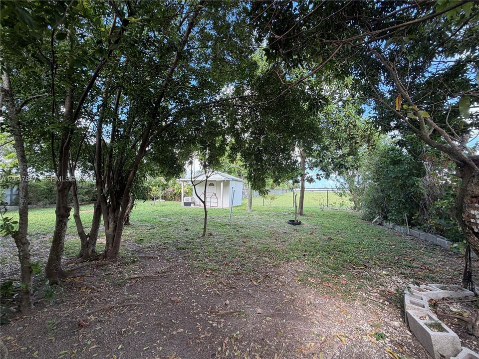 For Sale: $465,000 (3 beds, 2 baths, 1044 Square Feet)