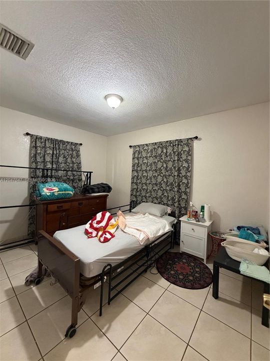 For Sale: $465,000 (3 beds, 2 baths, 1044 Square Feet)