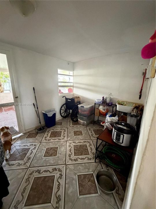 For Sale: $465,000 (3 beds, 2 baths, 1044 Square Feet)