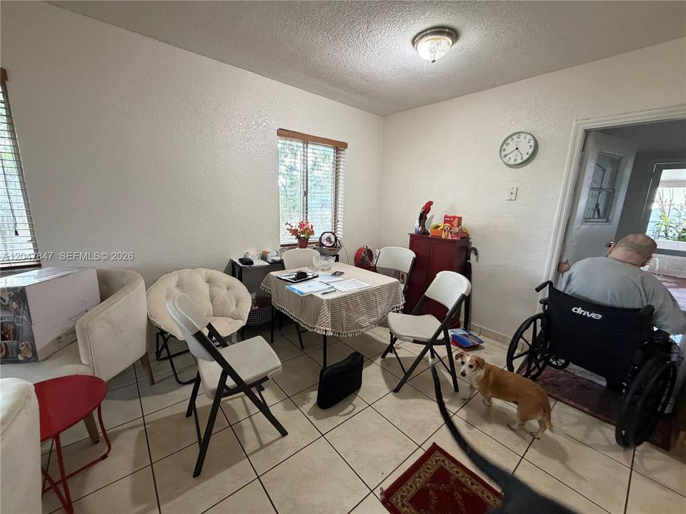 For Sale: $465,000 (3 beds, 2 baths, 1044 Square Feet)