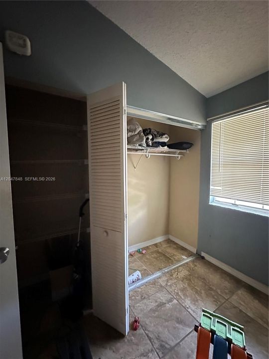 For Sale: $285,000 (2 beds, 2 baths, 1177 Square Feet)