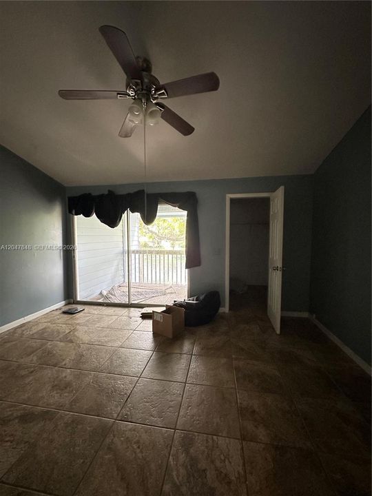 For Sale: $285,000 (2 beds, 2 baths, 1177 Square Feet)