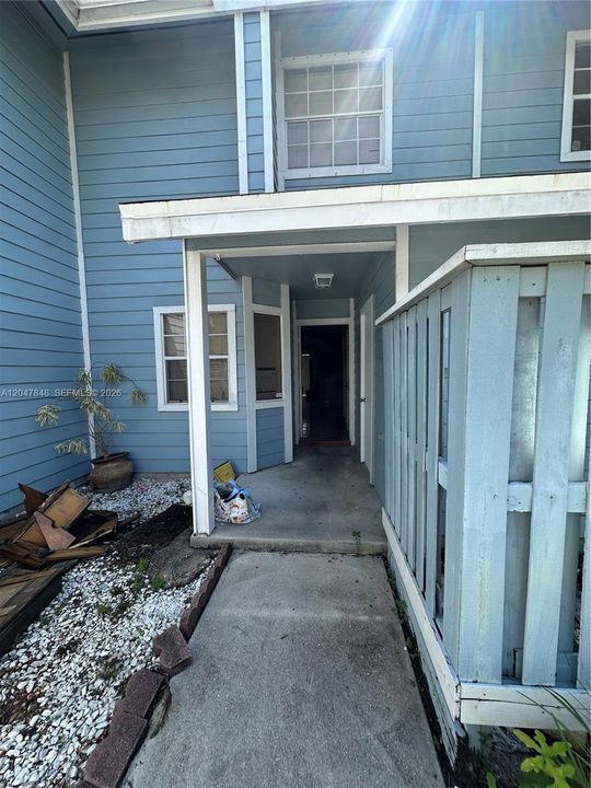 For Sale: $285,000 (2 beds, 2 baths, 1177 Square Feet)