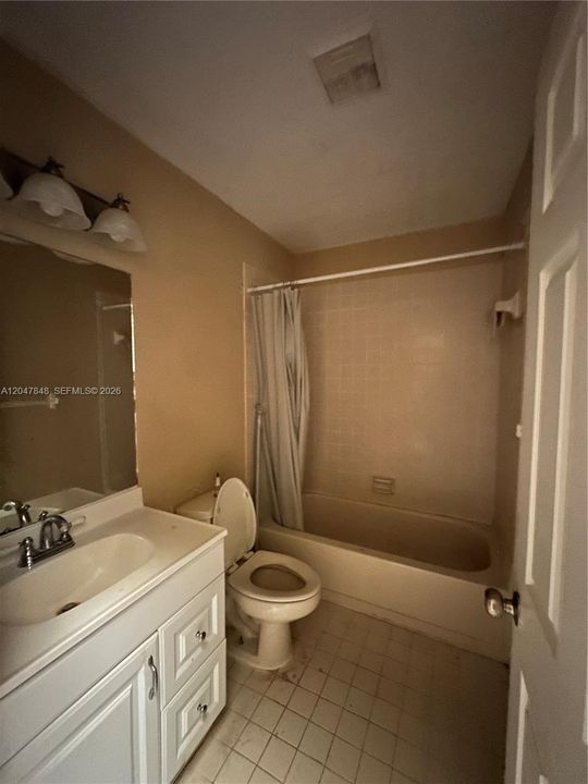 For Sale: $285,000 (2 beds, 2 baths, 1177 Square Feet)