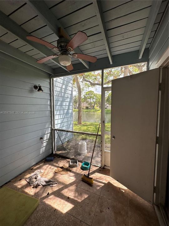 For Sale: $285,000 (2 beds, 2 baths, 1177 Square Feet)