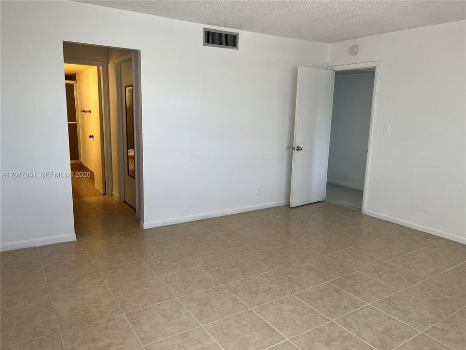 En Renta: $1,950 (2 camas, 2 baños, 1260 Pies cuadrados)