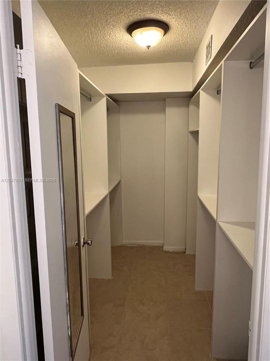 En Renta: $1,950 (2 camas, 2 baños, 1260 Pies cuadrados)