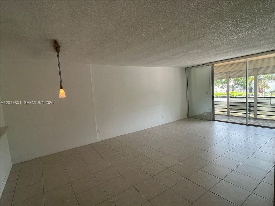 En Renta: $1,950 (2 camas, 2 baños, 1260 Pies cuadrados)