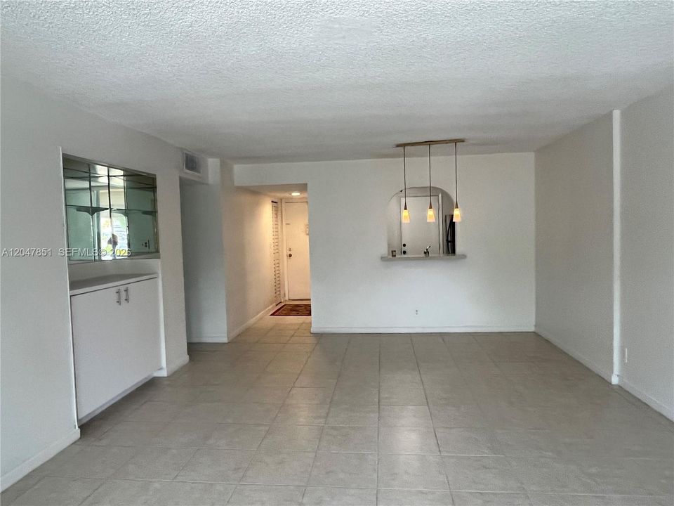 En Renta: $1,950 (2 camas, 2 baños, 1260 Pies cuadrados)