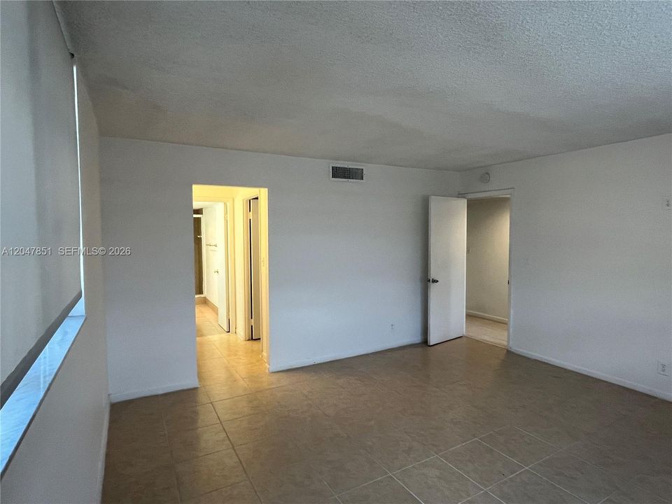 En Renta: $1,950 (2 camas, 2 baños, 1260 Pies cuadrados)