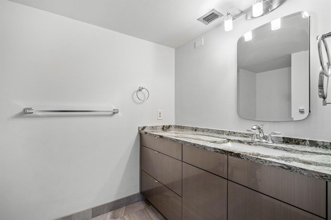Guest Ensuite Bath