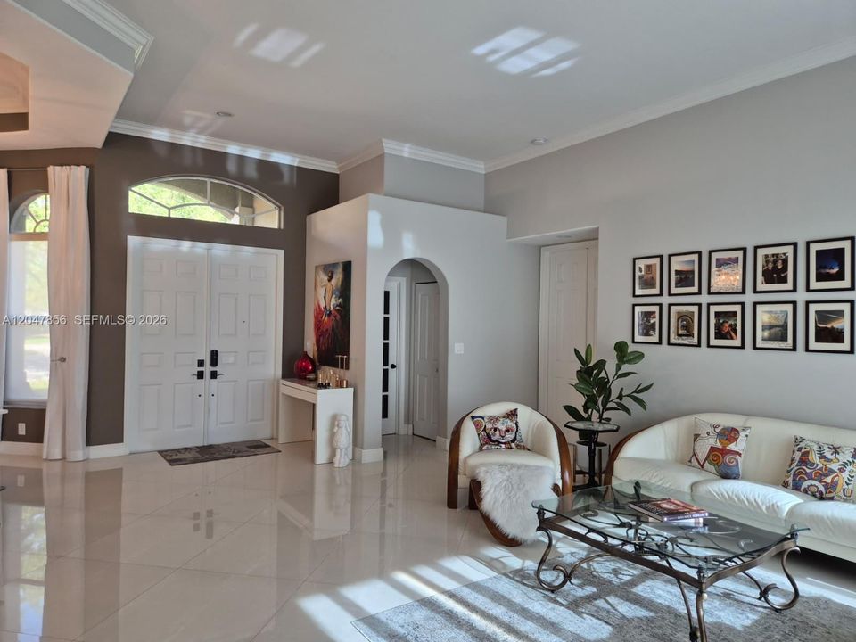 Active With Contract: $7,500 (5 beds, 3 baths, 2919 Square Feet)