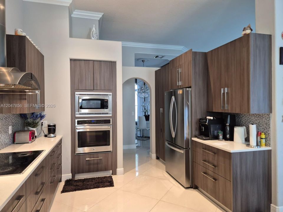 Active With Contract: $7,500 (5 beds, 3 baths, 2919 Square Feet)