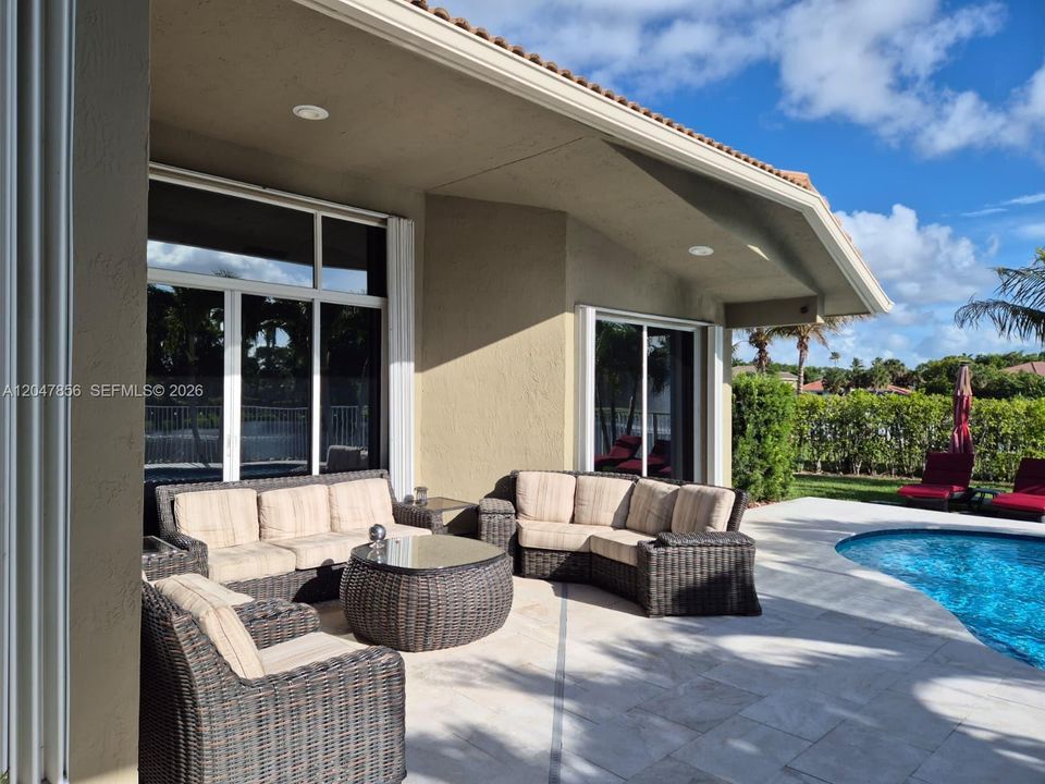 Active With Contract: $7,500 (5 beds, 3 baths, 2919 Square Feet)