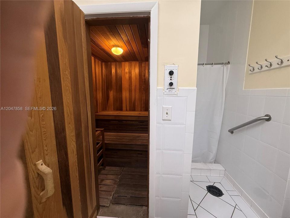 На продажу: $65,000 (1 спален, 1 ванн, 590 Квадратных фут)