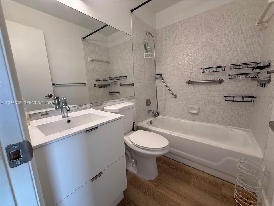 На продажу: $65,000 (1 спален, 1 ванн, 590 Квадратных фут)