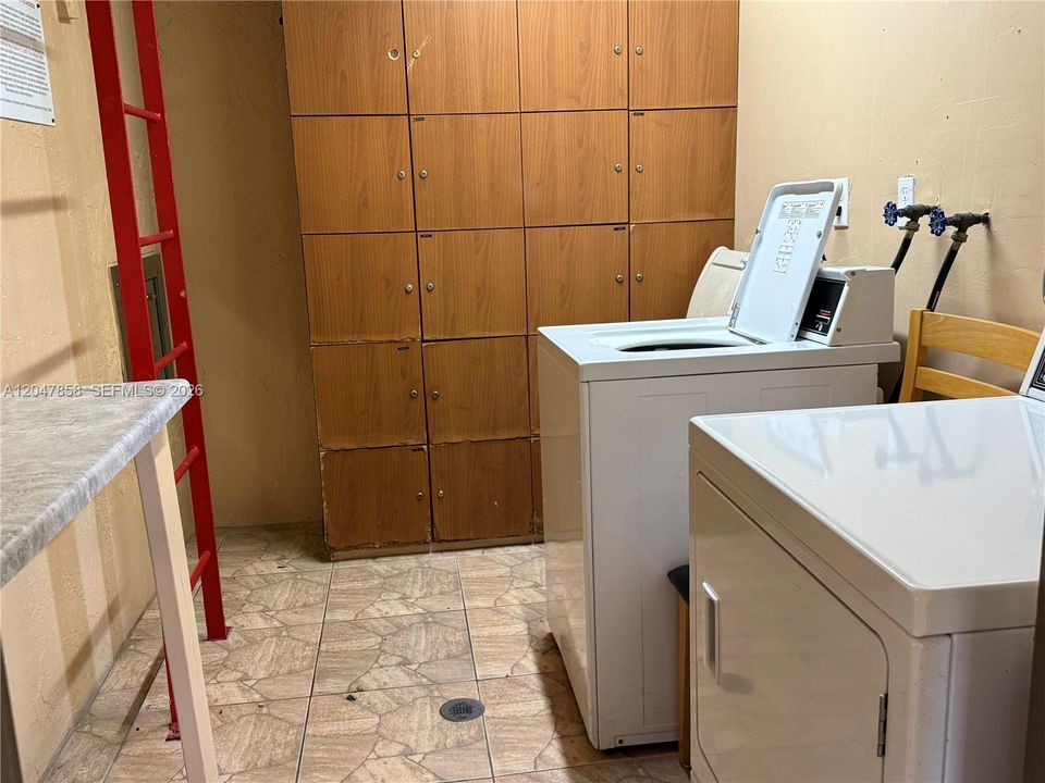 На продажу: $65,000 (1 спален, 1 ванн, 590 Квадратных фут)