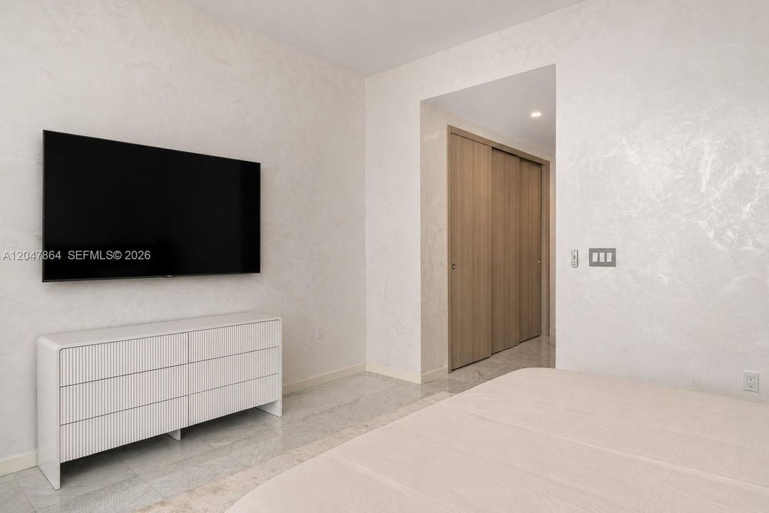 For Rent: $16,000 (3 beds, 3 baths, 2211 Square Feet)