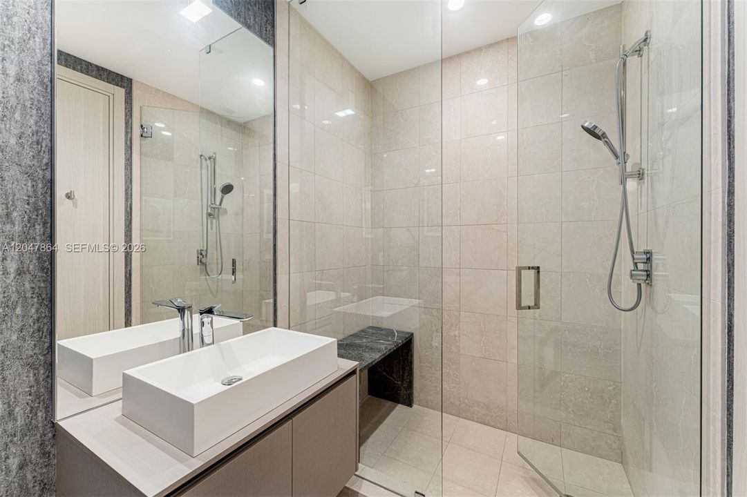 For Rent: $16,000 (3 beds, 3 baths, 2211 Square Feet)