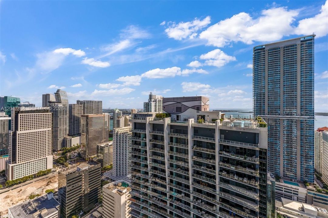 For Rent: $16,000 (3 beds, 3 baths, 2211 Square Feet)