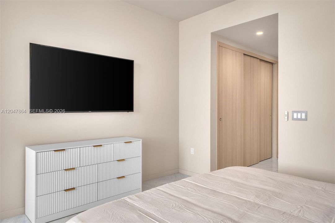 For Rent: $16,000 (3 beds, 3 baths, 2211 Square Feet)