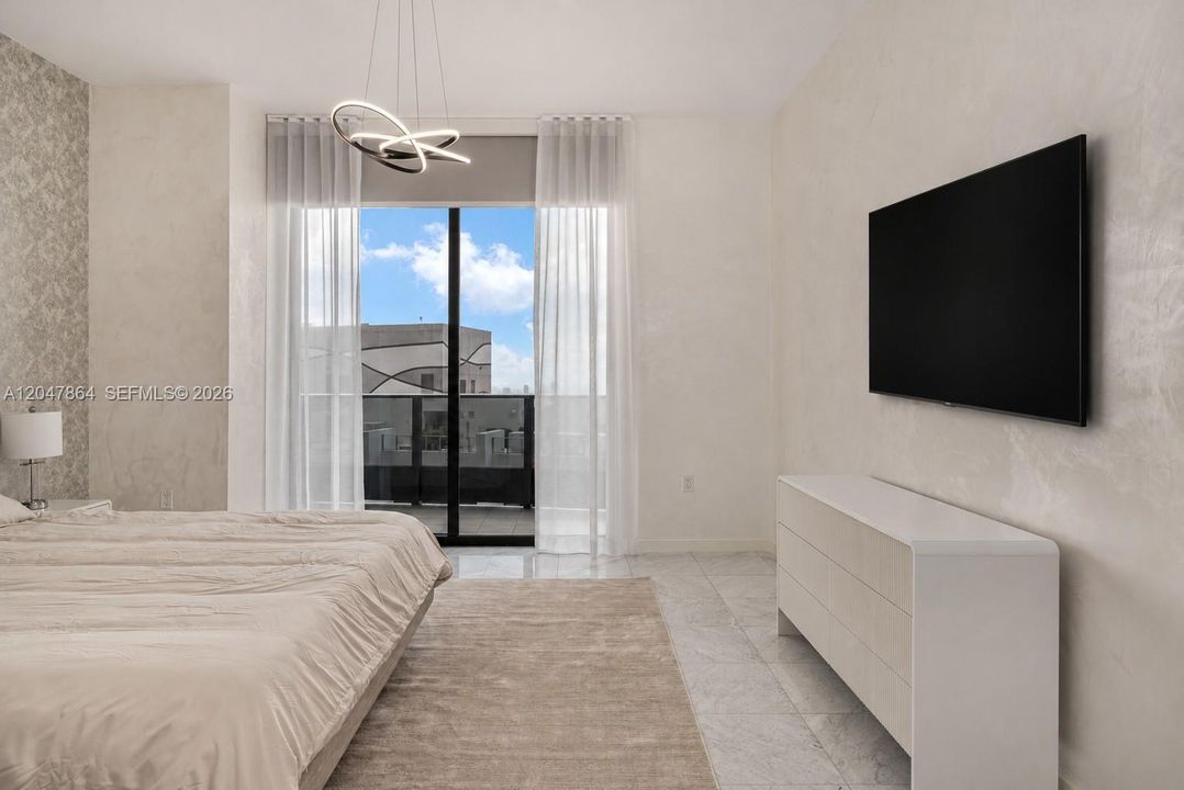 For Rent: $16,000 (3 beds, 3 baths, 2211 Square Feet)