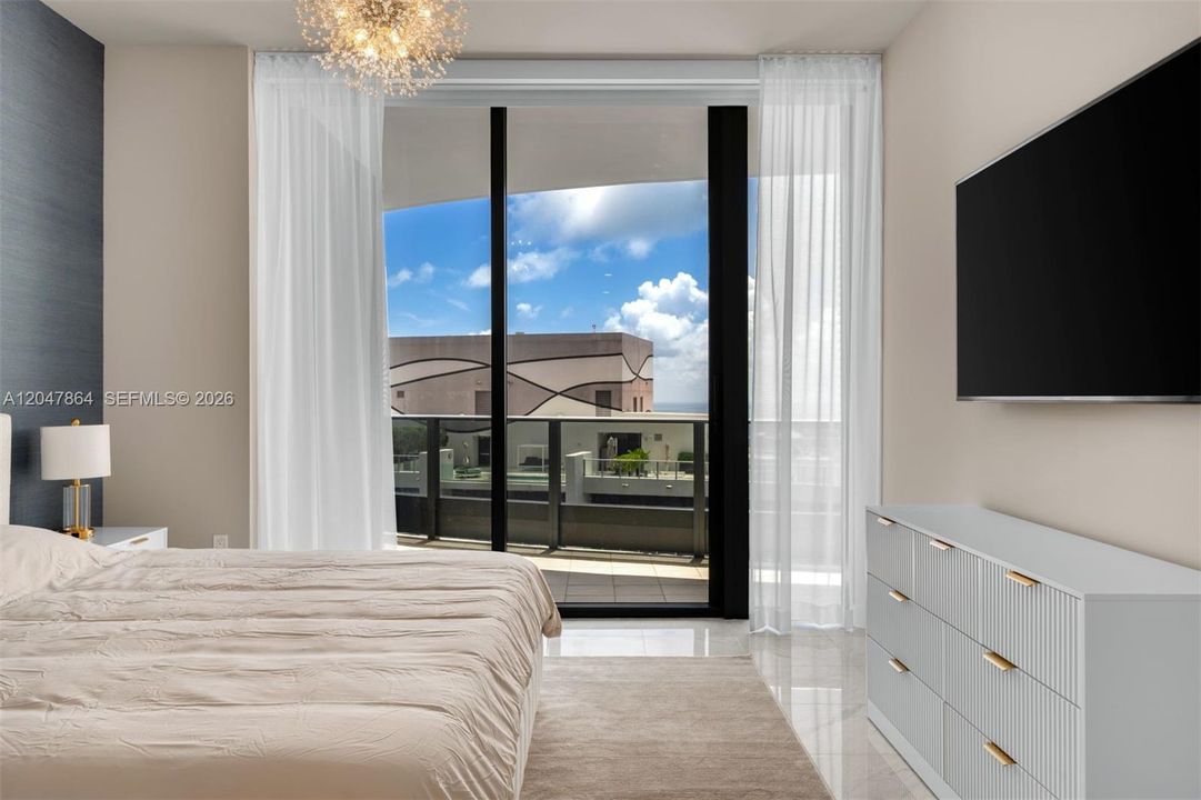 For Rent: $16,000 (3 beds, 3 baths, 2211 Square Feet)