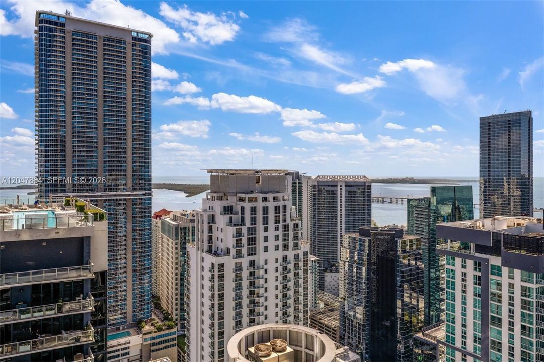 For Rent: $16,000 (3 beds, 3 baths, 2211 Square Feet)