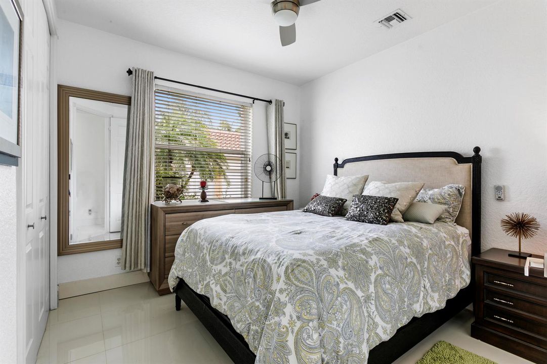 Guest Bedroom pic 1