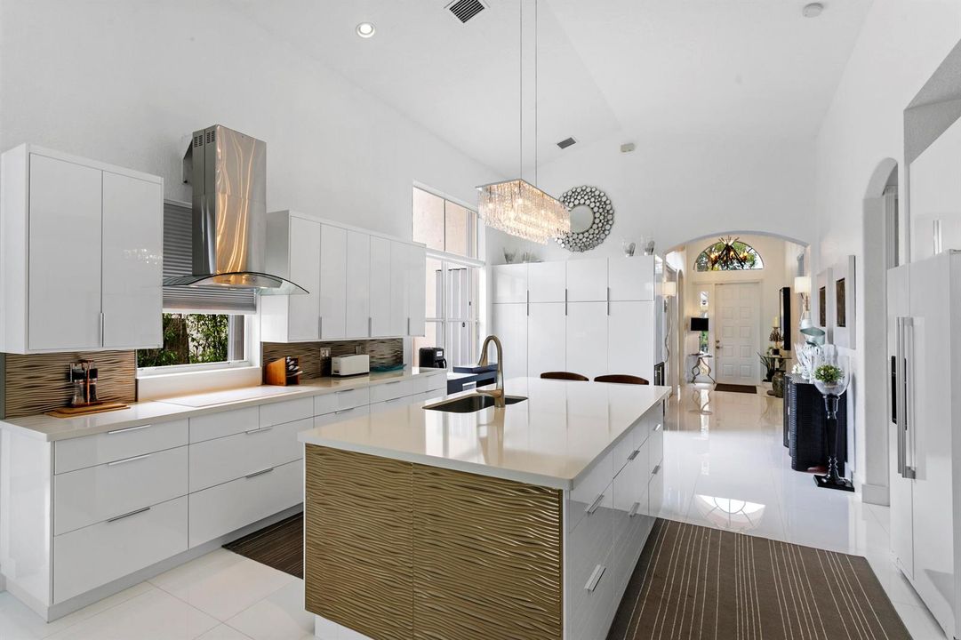 Kitchen Oversize Island