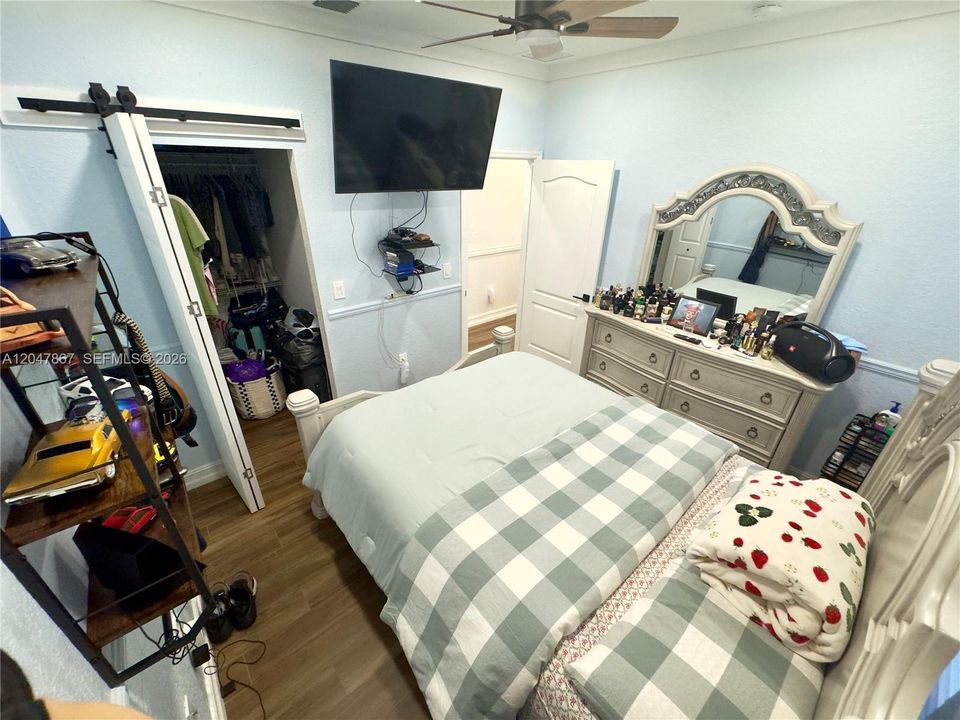 For Rent: $3,900 (4 beds, 2 baths, 1340 Square Feet)
