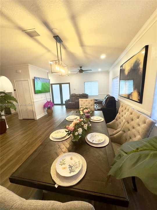 For Rent: $3,900 (4 beds, 2 baths, 1340 Square Feet)
