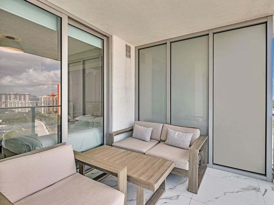 For Rent: $6,700 (2 beds, 3 baths, 1524 Square Feet)
