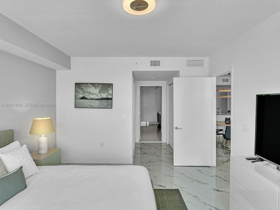 For Rent: $6,700 (2 beds, 3 baths, 1524 Square Feet)
