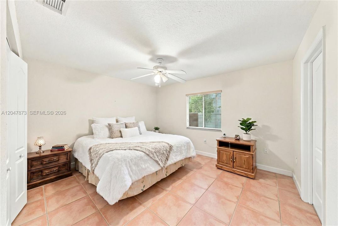 For Sale: $900,000 (4 beds, 3 baths, 2187 Square Feet)