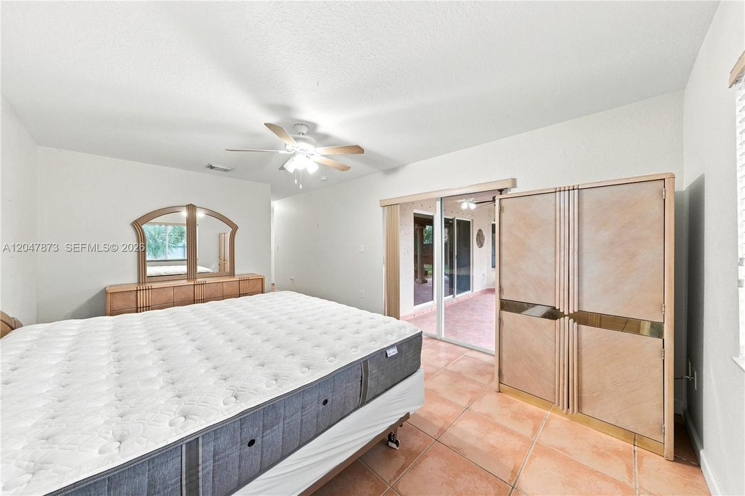 For Sale: $900,000 (4 beds, 3 baths, 2187 Square Feet)