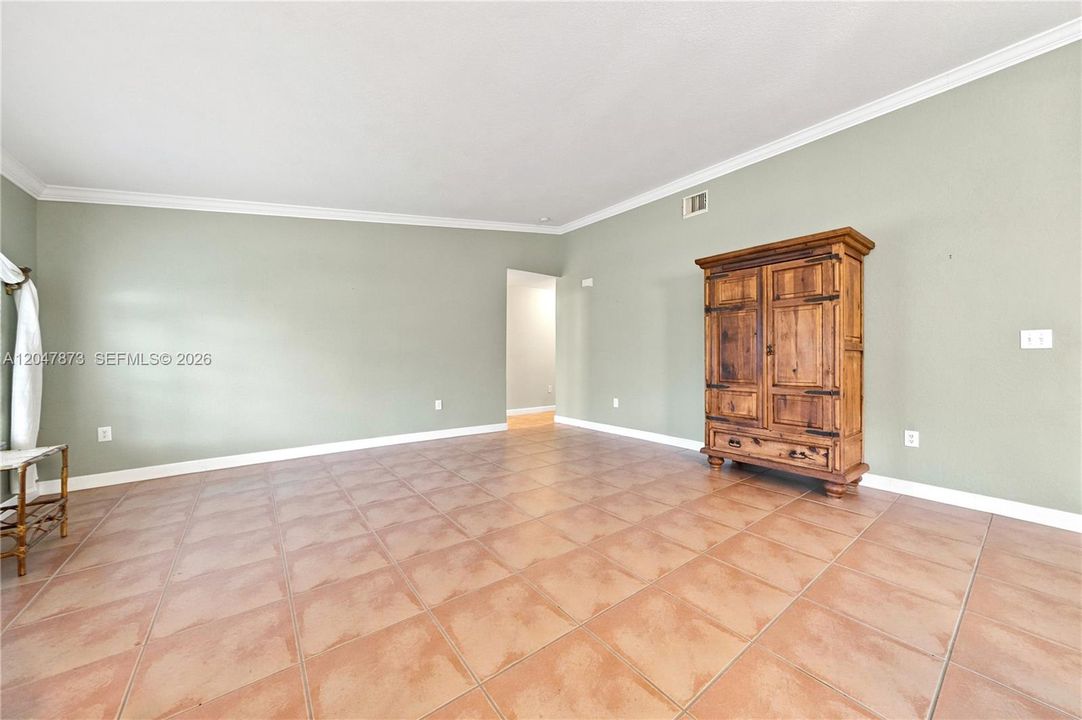 For Sale: $900,000 (4 beds, 3 baths, 2187 Square Feet)