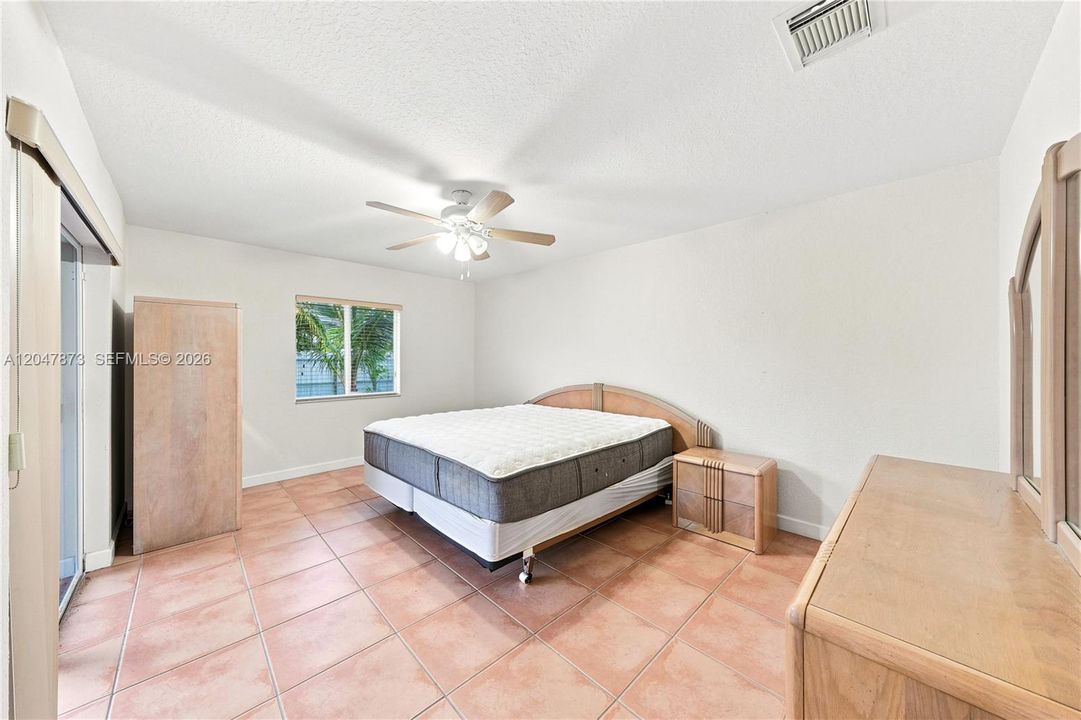 For Sale: $900,000 (4 beds, 3 baths, 2187 Square Feet)