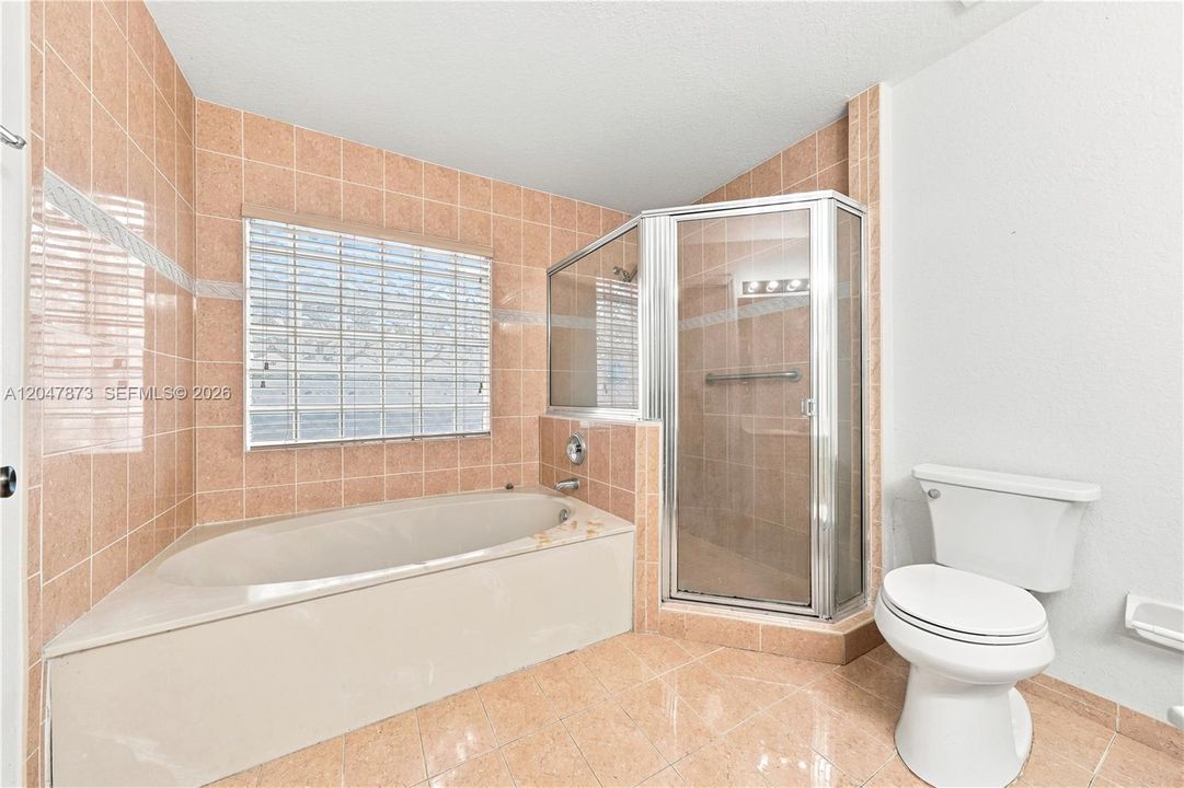 For Sale: $900,000 (4 beds, 3 baths, 2187 Square Feet)