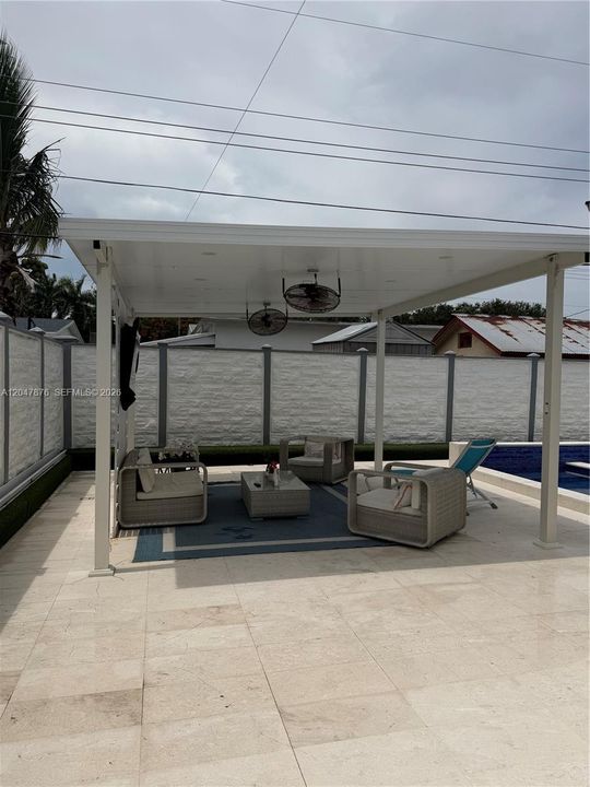For Sale: $700,000 (3 beds, 3 baths, 1590 Square Feet)