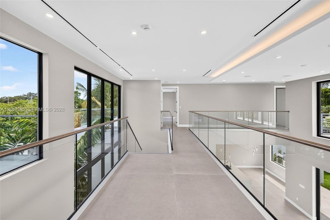 En Venta: $2,275,000 (4 camas, 4 baños, 3755 Pies cuadrados)